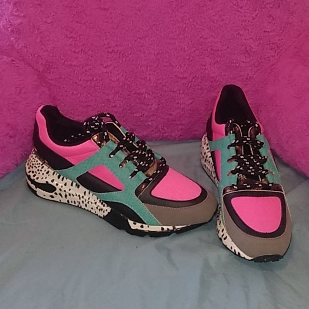 Shoe
